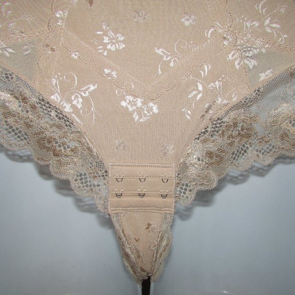 Lace Trimmed Bodyshaper - Nude XS - Picture 7 of 10